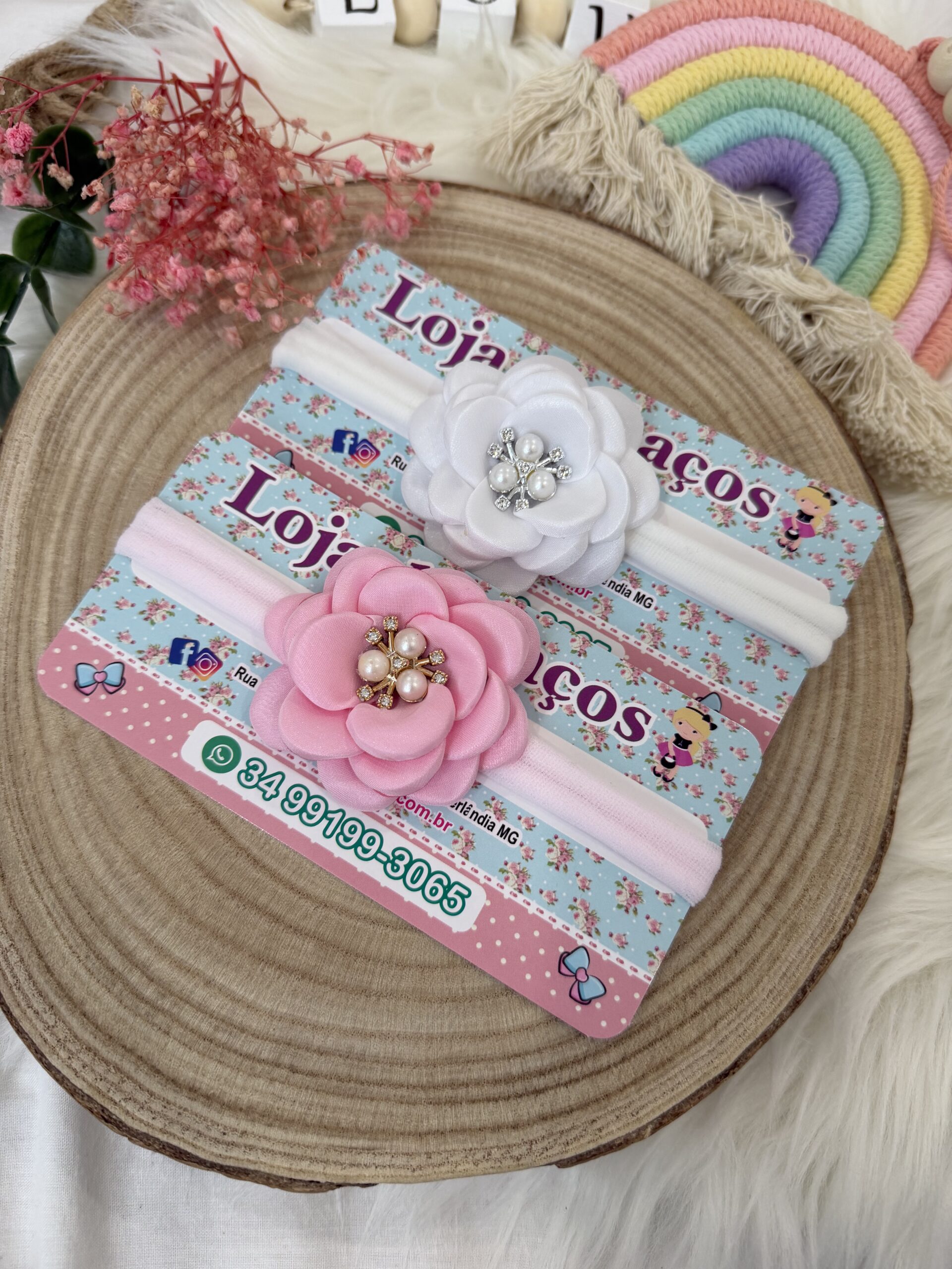 Laço de flor na faixa para bebê