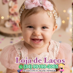 Tiara regulável com Pérolas e flor em organza